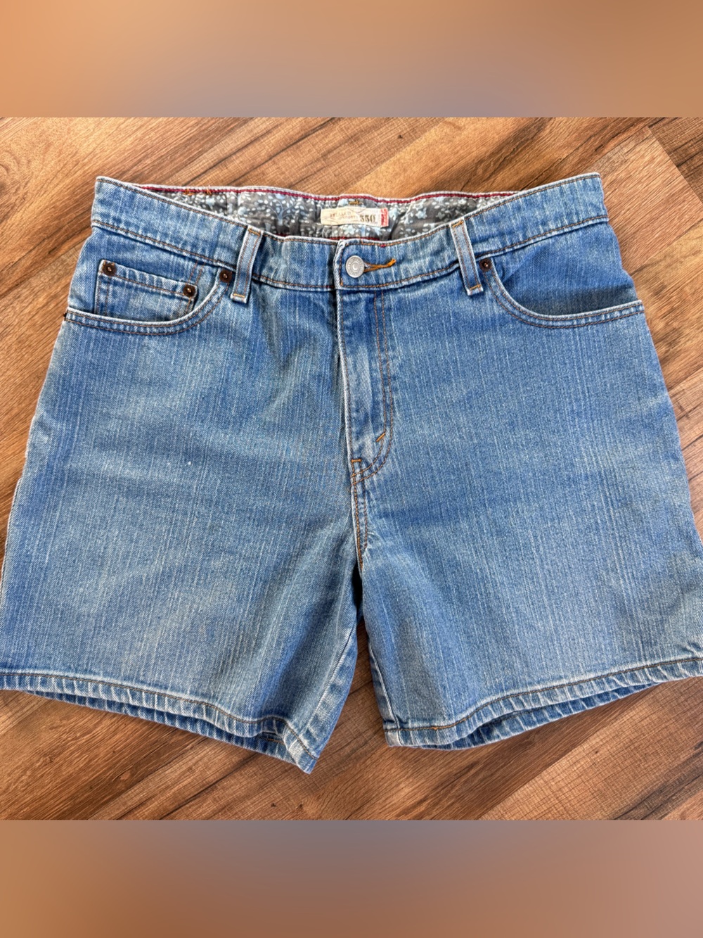 Levi's 550 “Mom Shorts” Relaxed Fit Denim Size 12 Floral Waistband